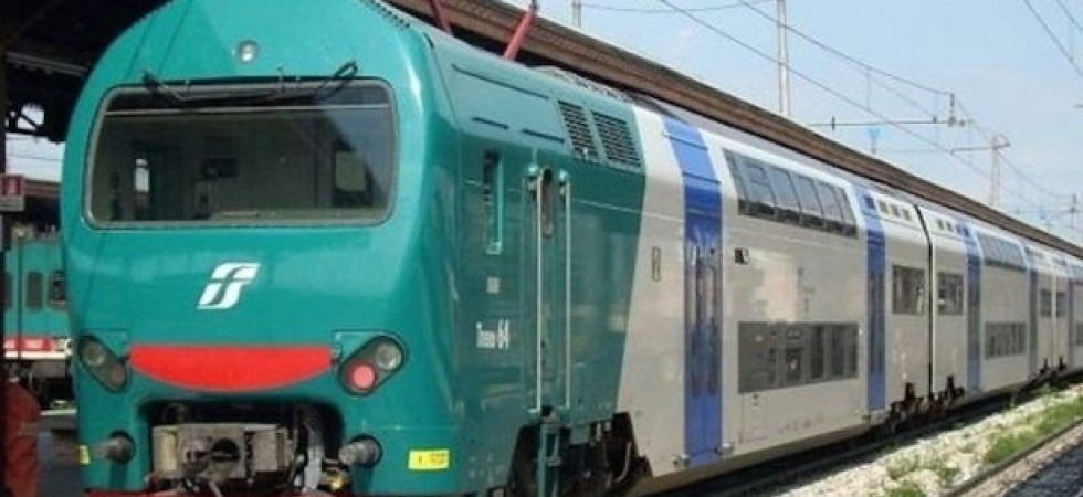 Giovane trascinata e picchiata in treno dal suo ragazzo, la psicoterapeuta